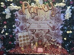 The Butterfly Hotel - Group Weekends