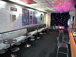 The Butterfly Hotel - Group Weekends