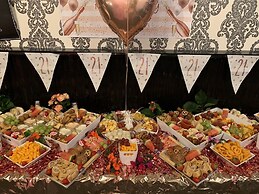 The Butterfly Hotel - Group Weekends