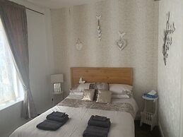 The Butterfly Hotel - Group Weekends