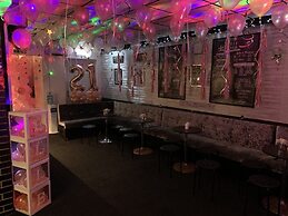 The Butterfly Hotel - Group Weekends