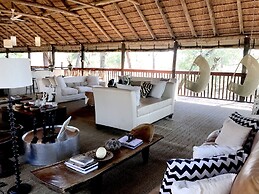 Karongwe Portfolio - Chisomo Safari Camp