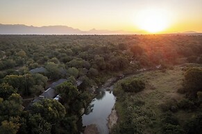Karongwe - River Safari Lodge