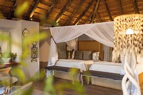 Karongwe - River Safari Lodge