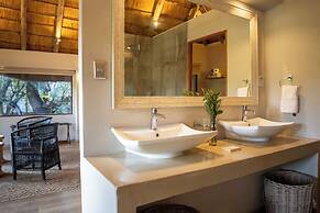 Karongwe - River Safari Lodge