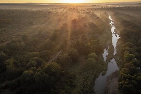 Karongwe - River Safari Lodge
