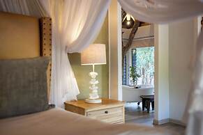 Karongwe - River Safari Lodge