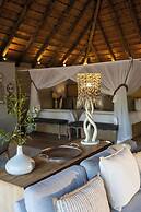 Karongwe - River Safari Lodge