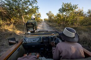 Karongwe - River Safari Lodge
