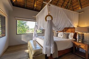 Karongwe - River Safari Lodge