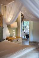 Karongwe - River Safari Lodge