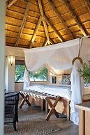 Karongwe - River Safari Lodge