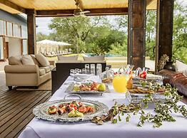 Karongwe - River Safari Lodge