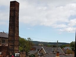 The Bowes Hotel