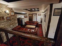 Trewern Arms Hotel