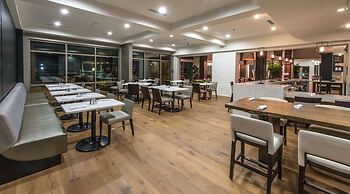 Hilton Garden Inn Charleston Waterfront/Downtown