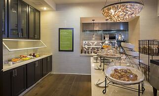 Hilton Garden Inn Charleston Waterfront/Downtown