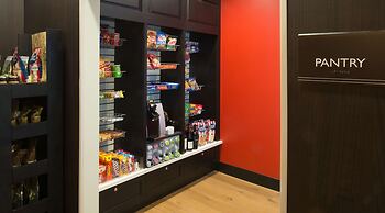 Hilton Garden Inn Charleston Waterfront/Downtown