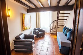 HERENCIA By Hosting House