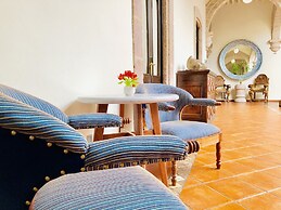 HERENCIA By Hosting House