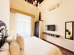 HERENCIA By Hosting House