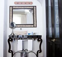 HERENCIA By Hosting House