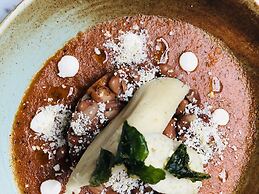 HERENCIA By Hosting House