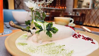 HERENCIA By Hosting House