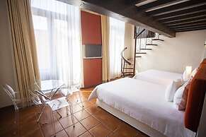 HERENCIA By Hosting House