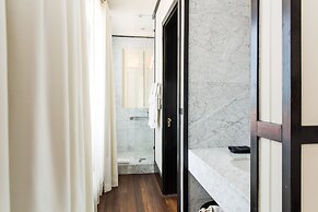 American Trade Hotel