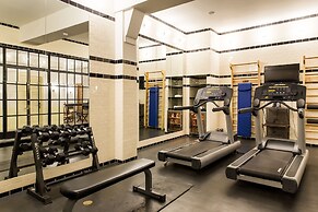 American Trade Hotel