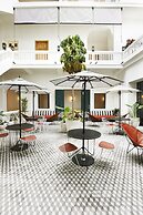 American Trade Hotel