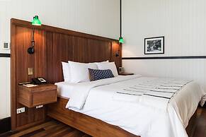 American Trade Hotel