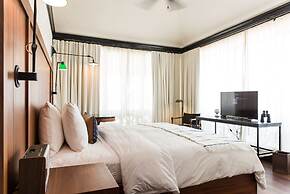 American Trade Hotel