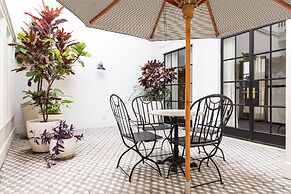 American Trade Hotel