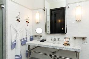 American Trade Hotel