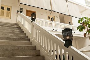 American Trade Hotel