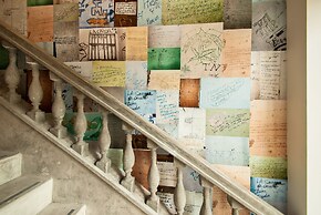 American Trade Hotel