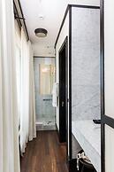 American Trade Hotel