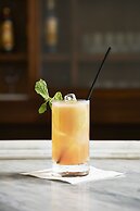 American Trade Hotel