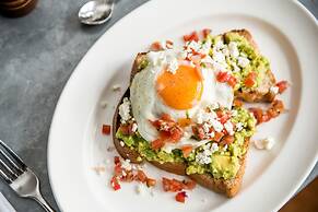 American Trade Hotel