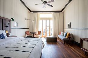 American Trade Hotel