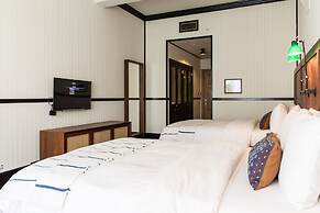 American Trade Hotel