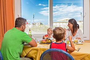 Hotel in Marina di Cecina a few steps from the sea