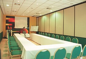 Hotel Guadaira Resort