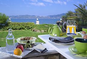 Aeolis Apartments & Studios