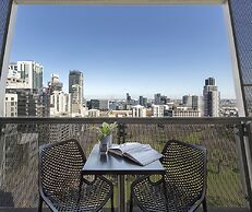 Oaks Melbourne on William Suites