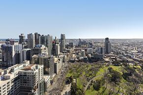 Oaks Melbourne on William Suites