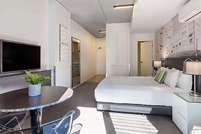 Oaks Melbourne on William Suites