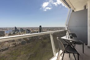 Oaks Melbourne on William Suites